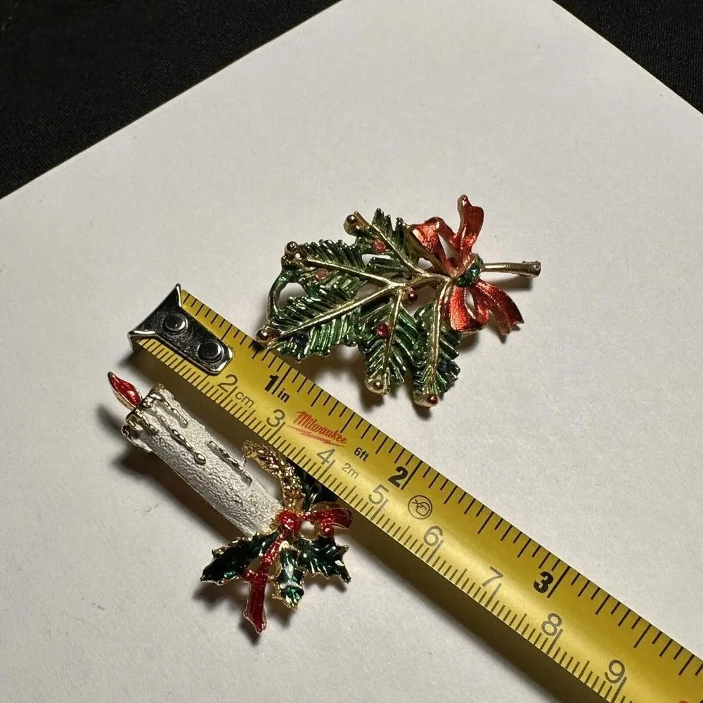 Lot Of Christmas Holiday Brooch Pins Gold Tone Red / Green Holly Branch & Candle - Image 9
