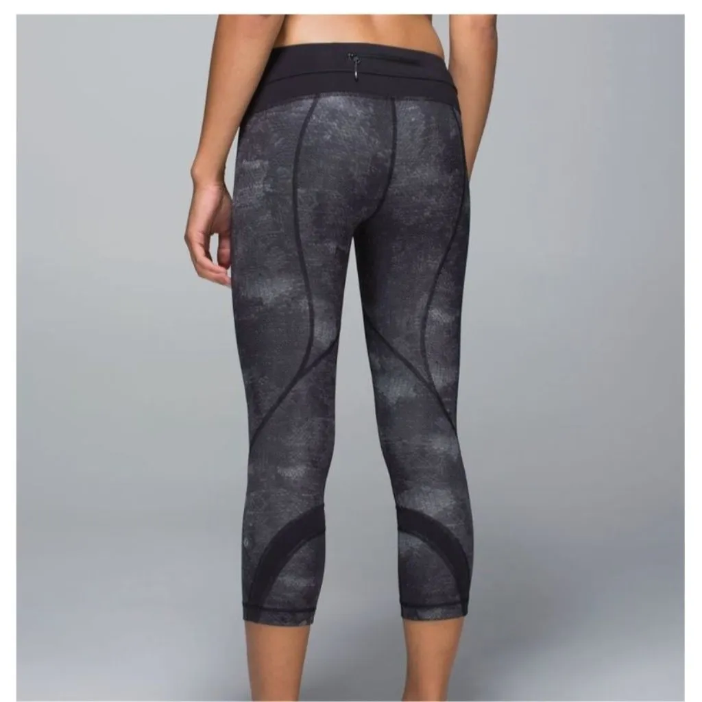 Lululemon Run Inspire Crop II All Full-On Luxtreme Sequin Snake Black Leggings 8 - Image 2
