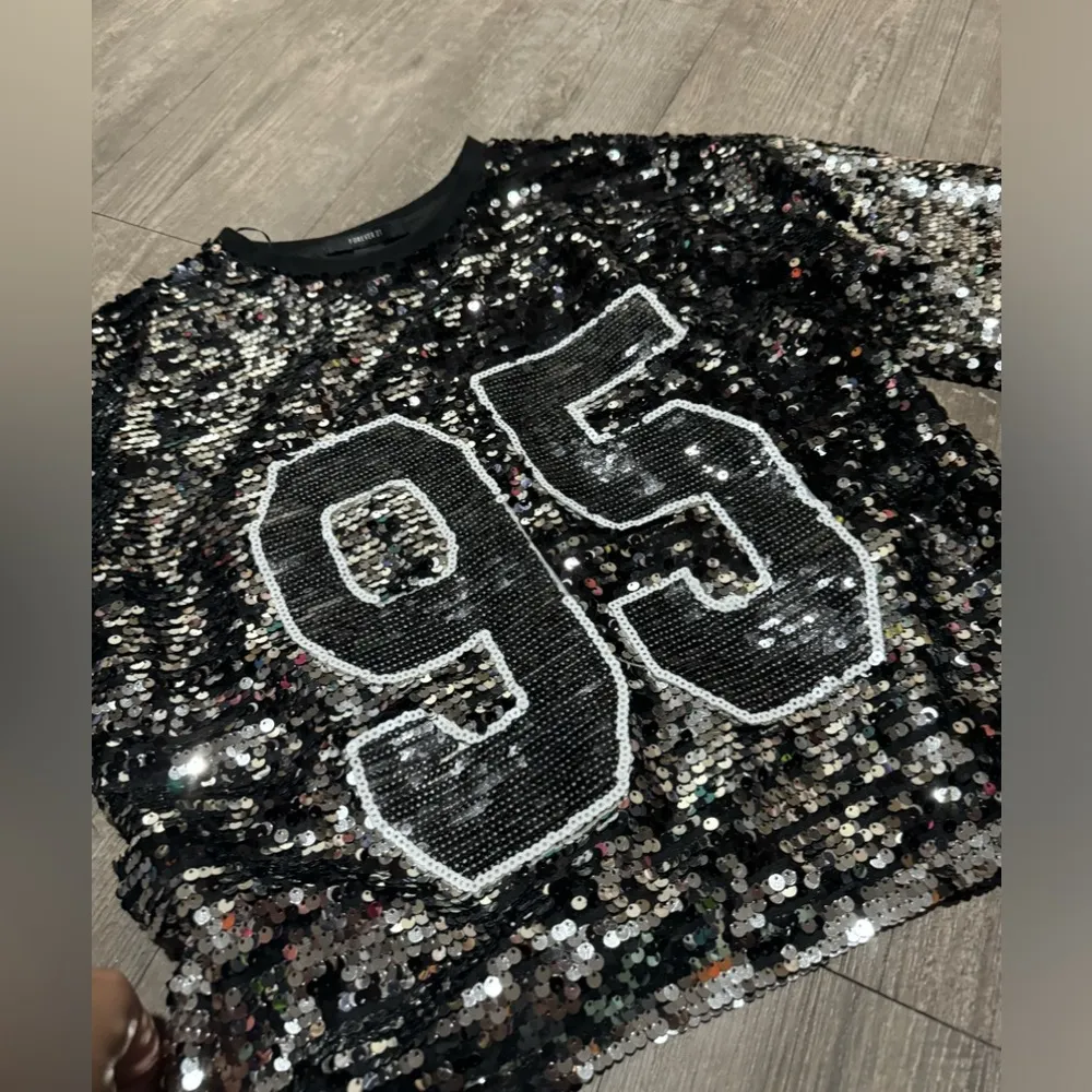 Forever 21  sequin 1995 shirt ✨ - Image 9
