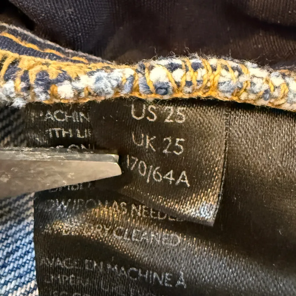 We The Free High Rise Distressed Jeans Button Fly Women’s Size 25 - Image 9