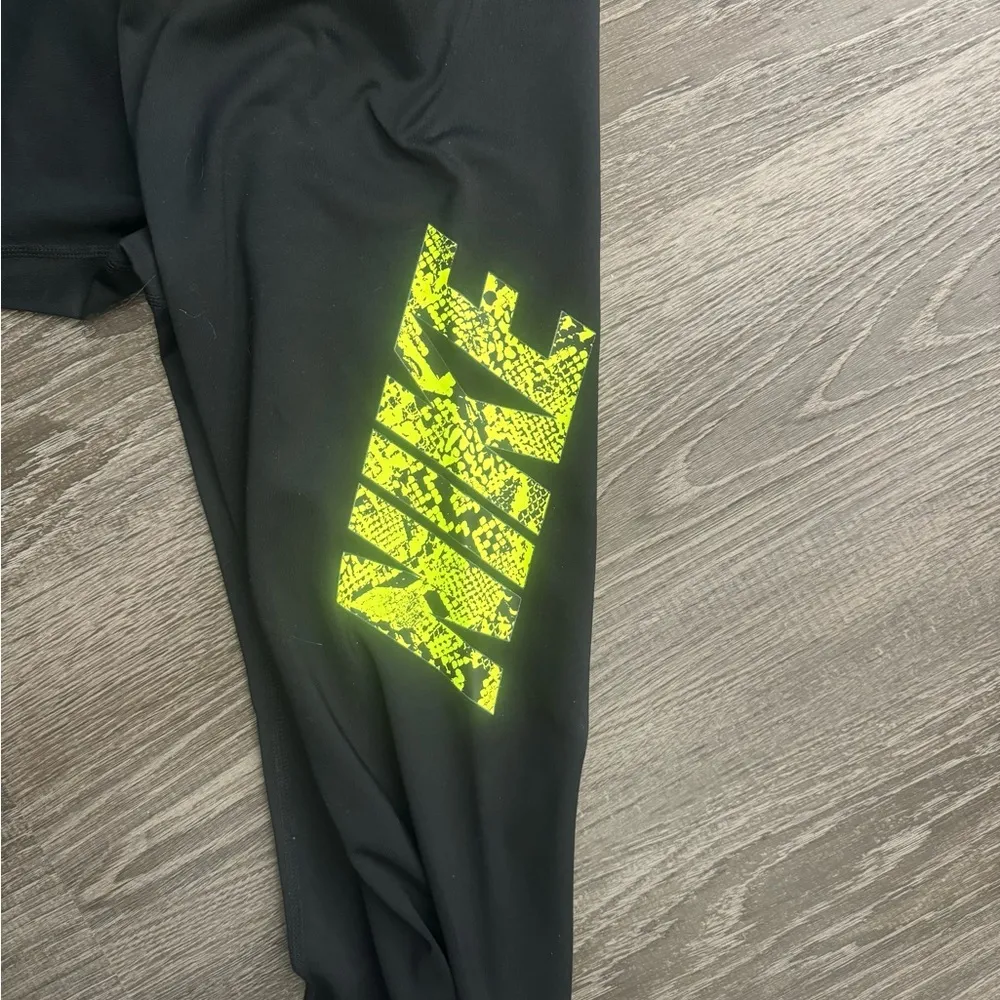 Nike dri fit crop leggings - Image 4