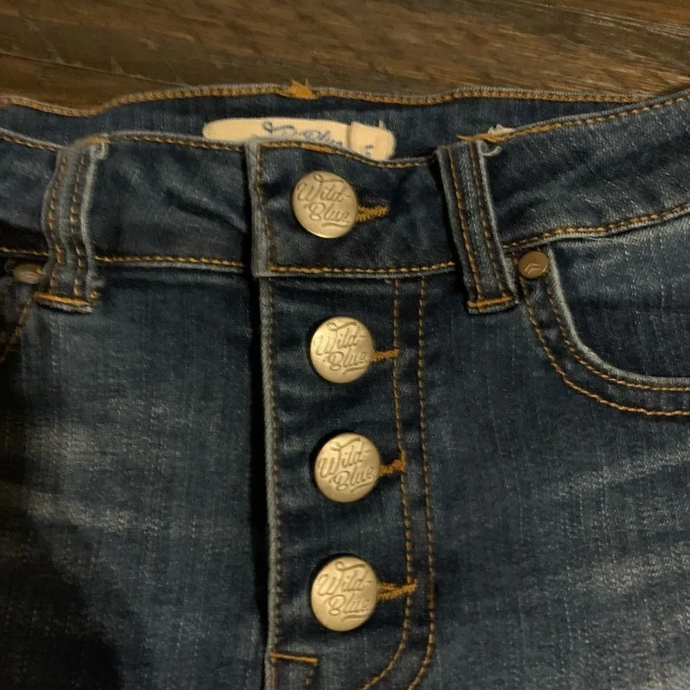 Wild Blue Cut Off Denim Shorts Size 3‎ - Image 3