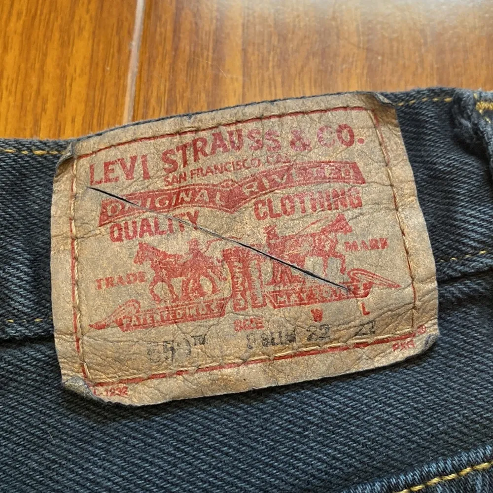 Aritzia  Vintage 650 Denim Cutoff Shorts - Image 5