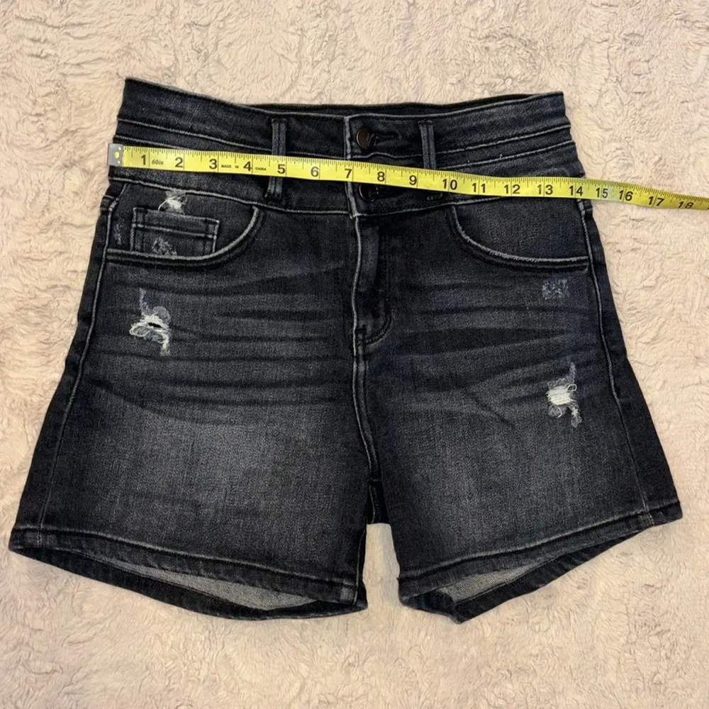 Ultra high rise KURVY shorts in size 27 • KanCan - Image 8