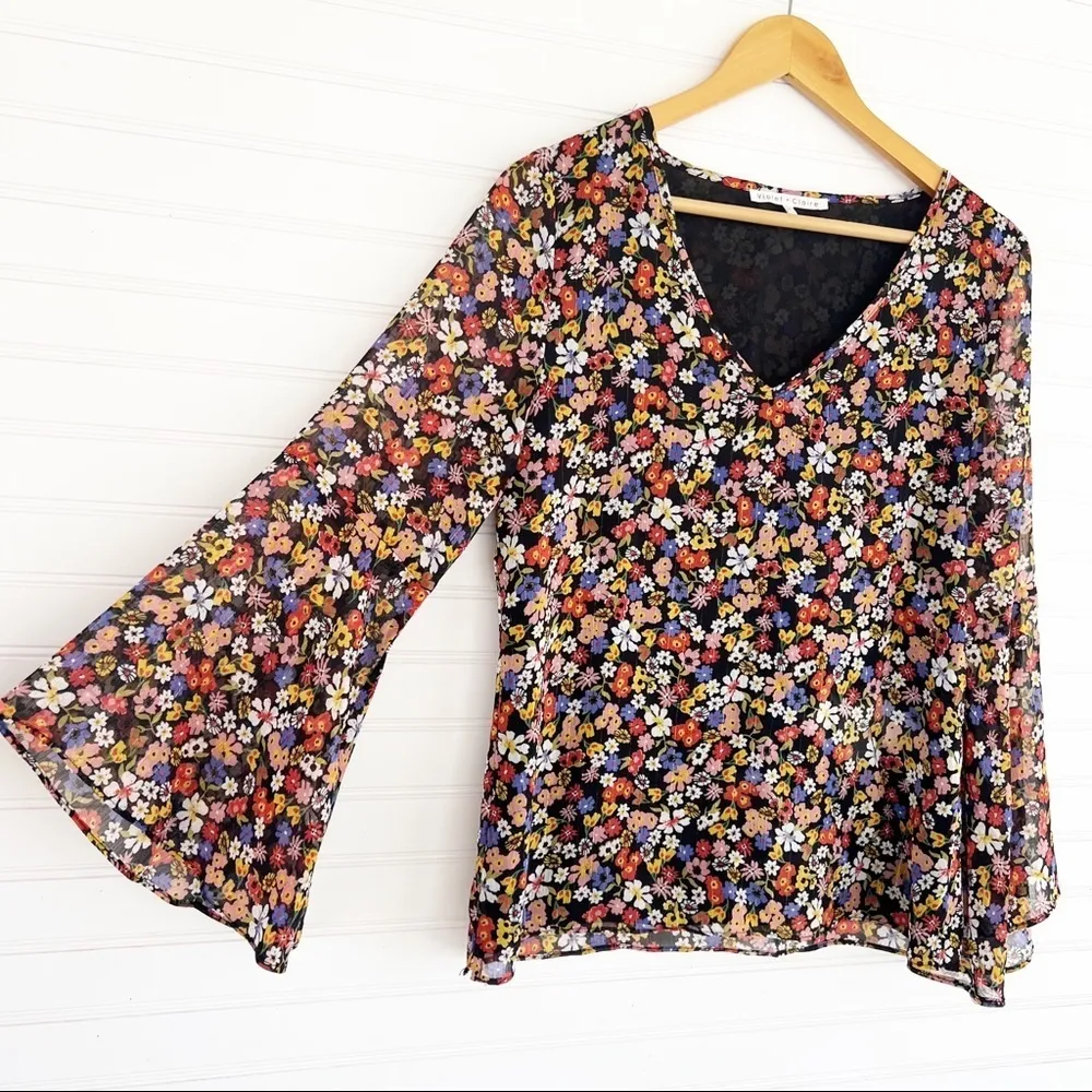 Floral retro flare sleeves top by Violet & Claire  Size Small - Image 5