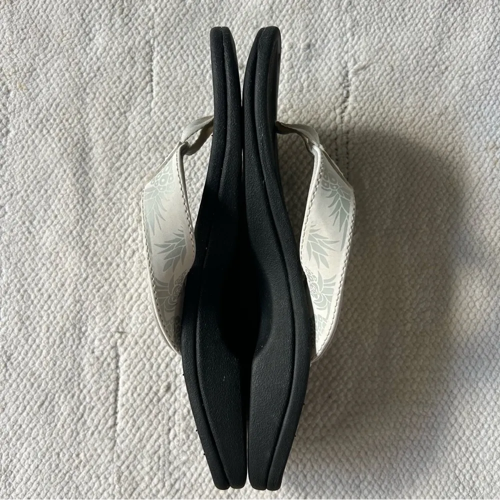 Ohana Olukai white Flip Flops Black Size 5 - Image 5