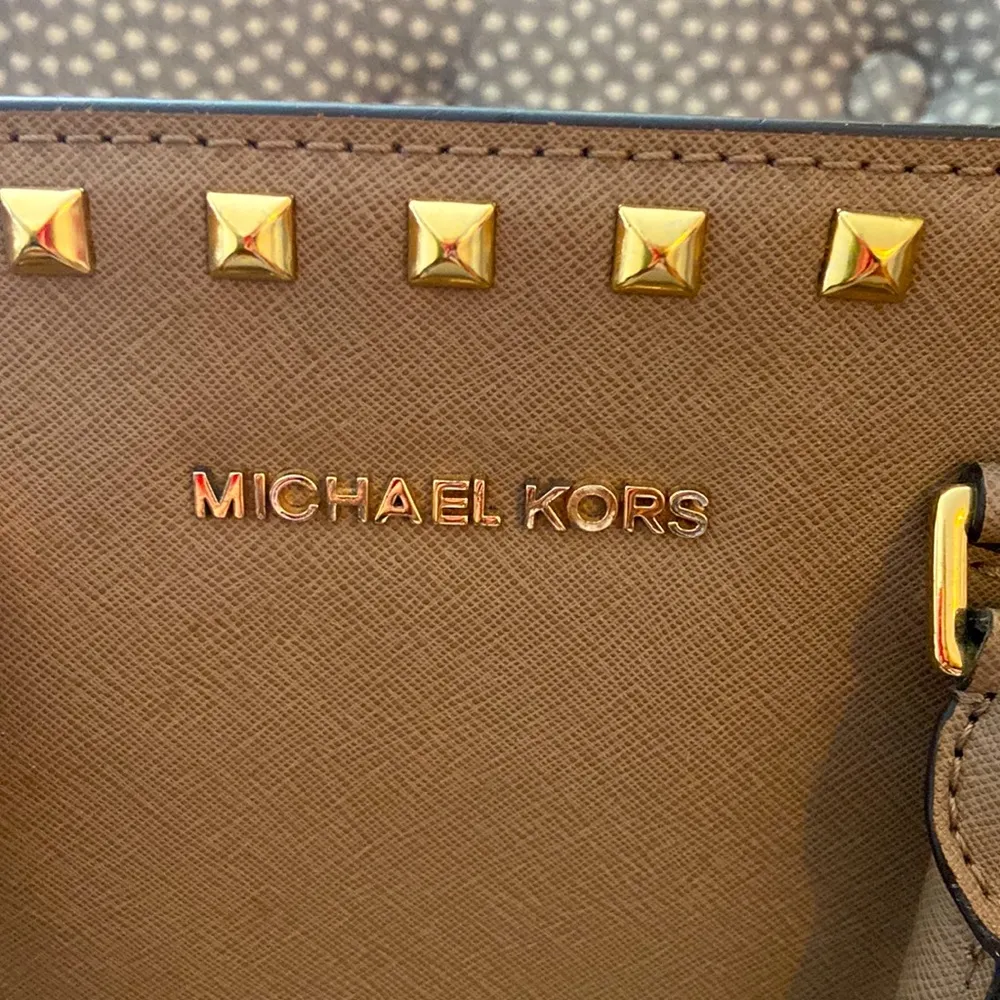 Bag/crossbody & FREE Gift Comes With Purchase - Image 2