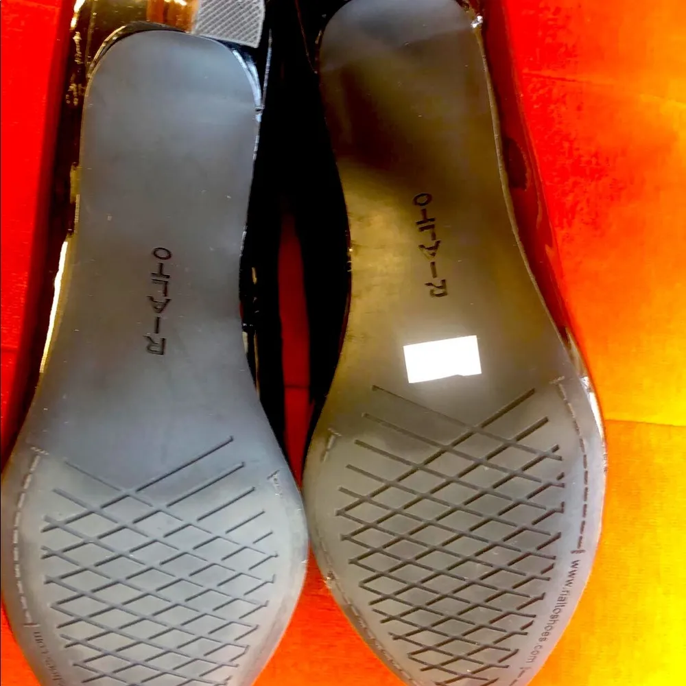 Women pumps black mini heels. Size 8.5 - Image 2