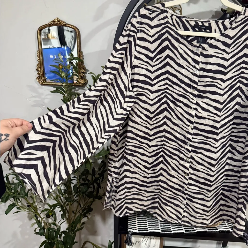 Tahari Black and White Zebra Print Button Down Shirt plus size 1x 100% Linen - Image 3