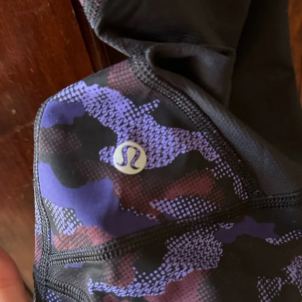 Lululemon Pace Rival Crop Hounds
Camo Emperor Blue Black / Black Size 8 - Image 8