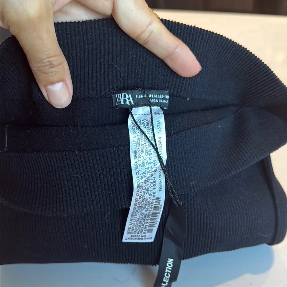 Zara Black Streamlined Leggings - Image 10