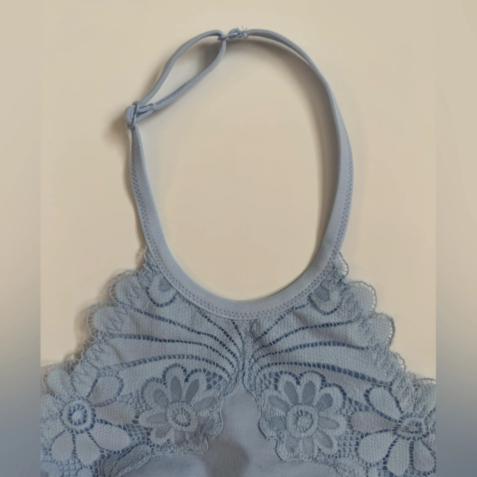 Colsie Women’s Seamless Blue Lace Bralette NWT Size Medium Halter Bra Top - Image 4