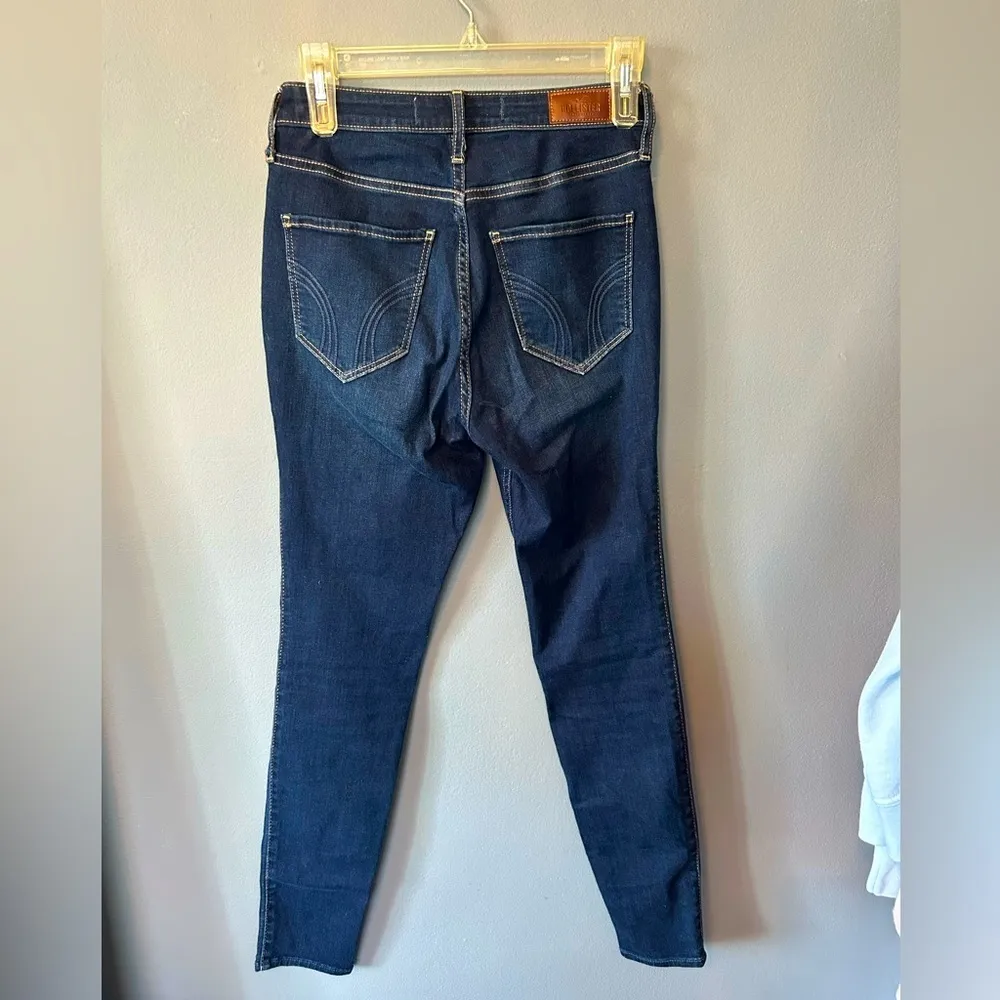 Hollister Jeans Ultra High Rise Super Skinny Short - Image 2