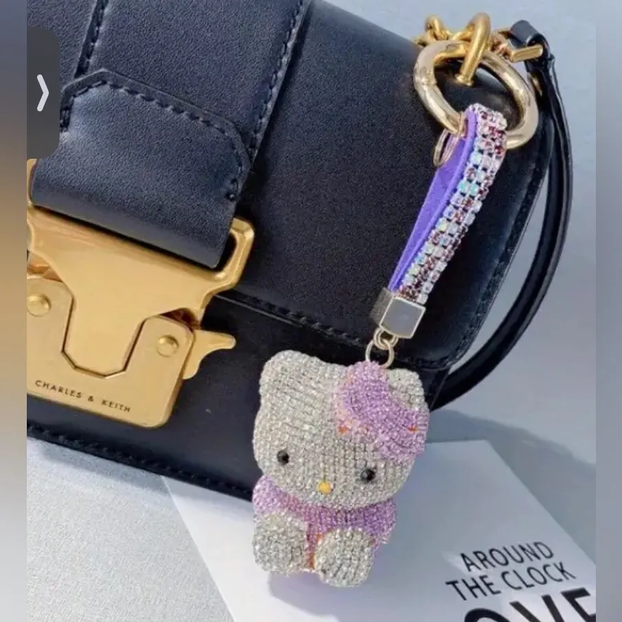 Hello Kitty Rhinestone Keychain , Cute Cartoon Cat Key Case Silver - Image 2