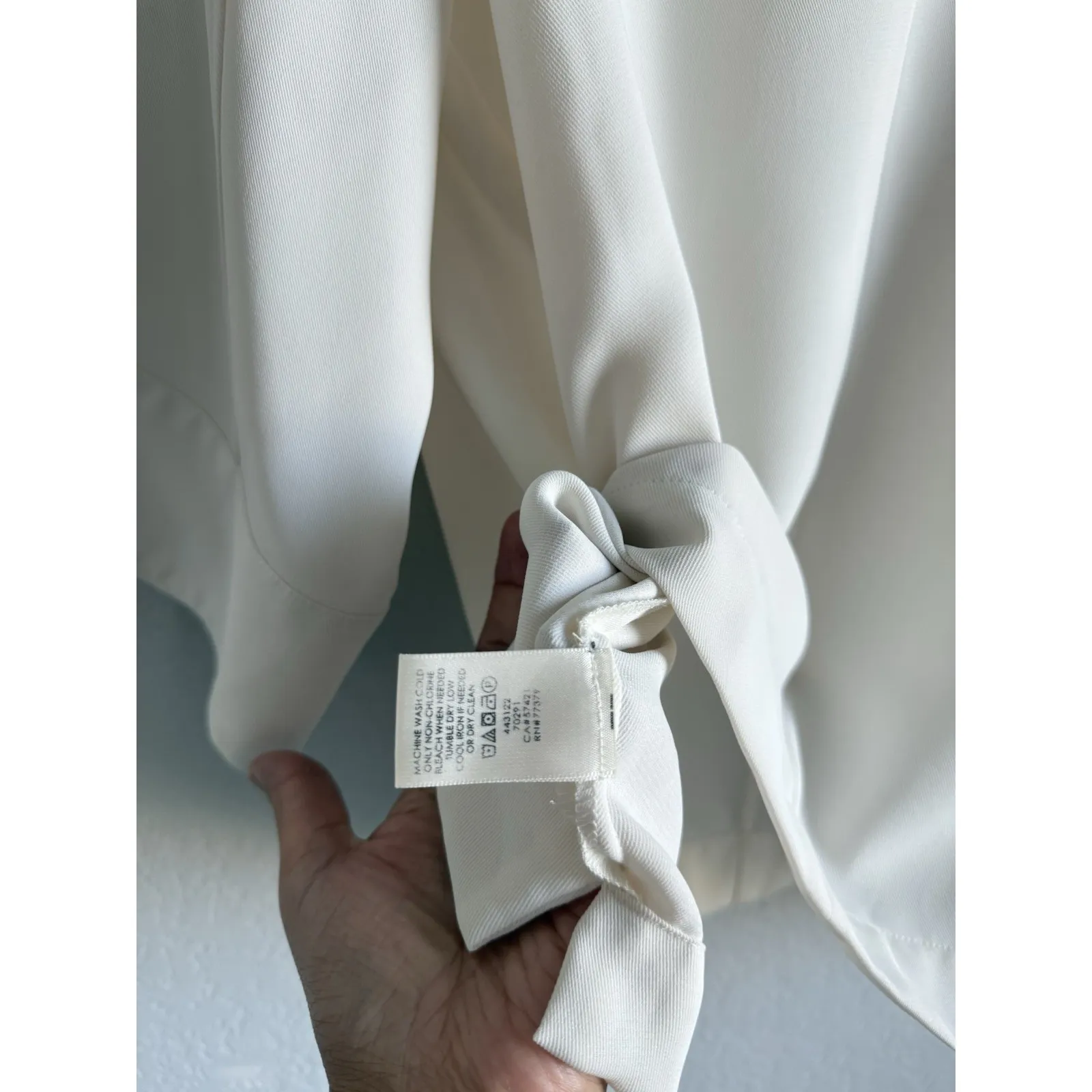 Ann Taylor Women's Wide Dolman Sleeves Ivory Top Blouse Size Large Casual Office - Image 9