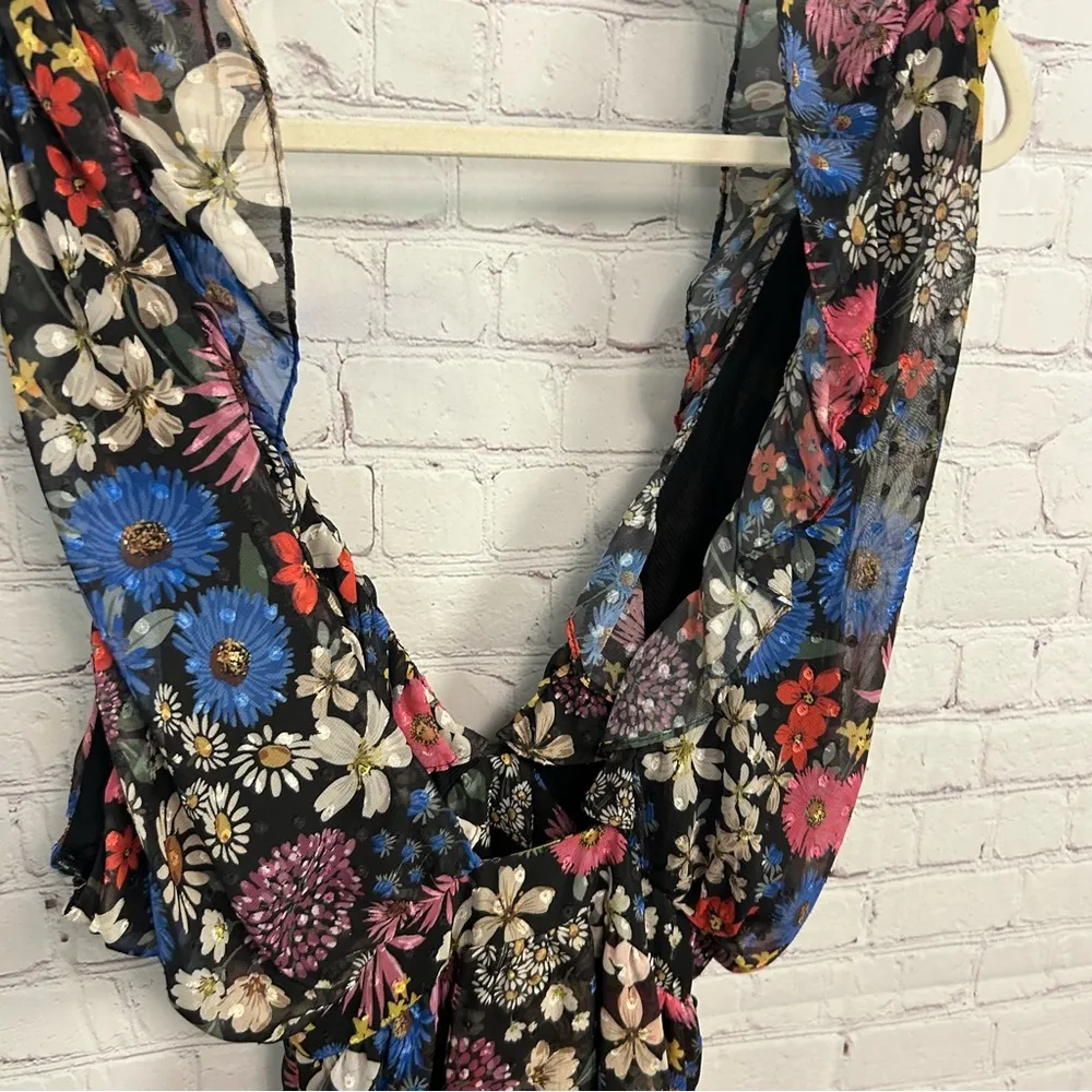 Slate + Willow Black floral sleeveless layered plunge mini dress Small garden - Image 6