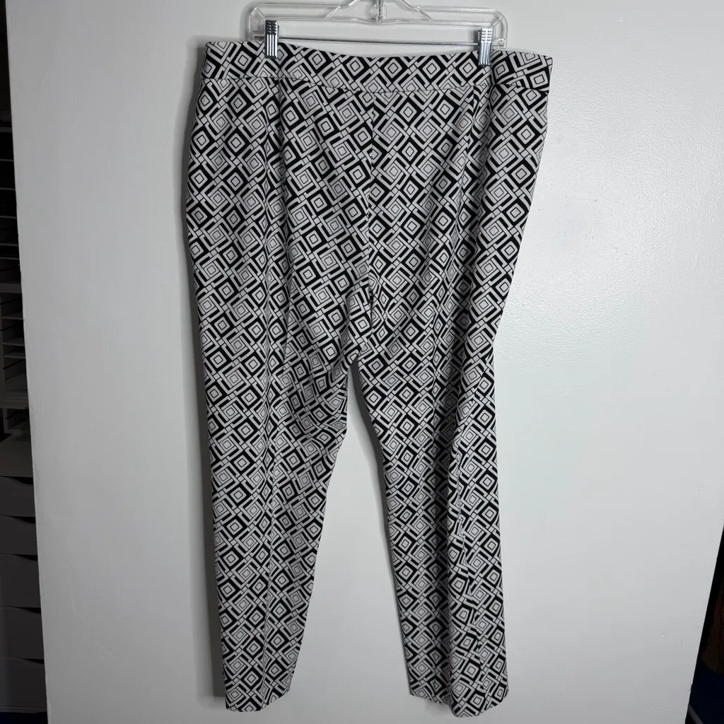 NWOT Kasper Kristy Slim Fit Dress Pant Black White Print Size 18 Casual Workwear - Image 2