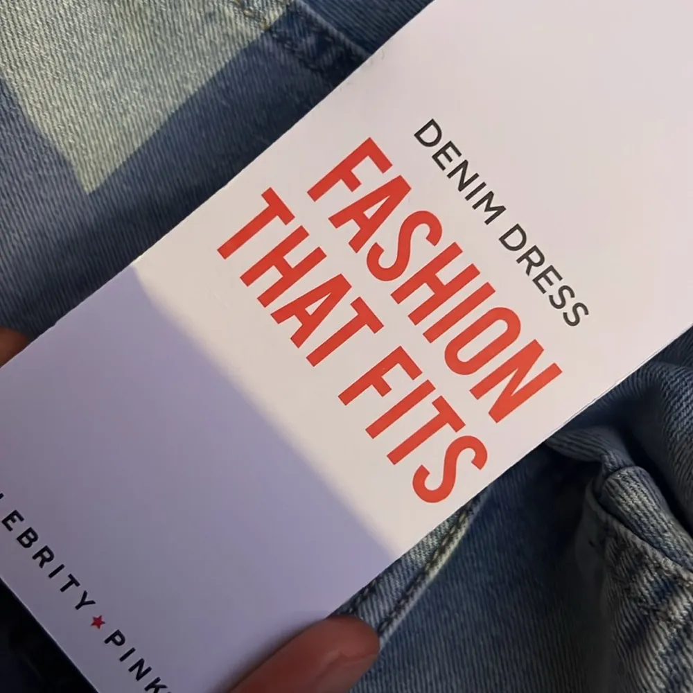 CELEBRITY PINK Button up Dress, Women's
Size L 19” pit to pit 
16” waist - Image 5