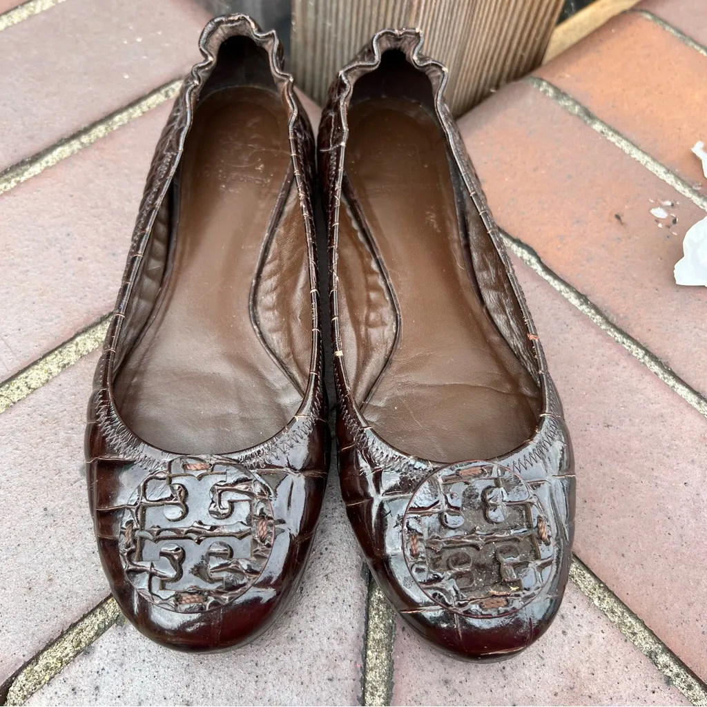 Tory Burch Briwn Patent Leather Flat size 8.5 - Image 2
