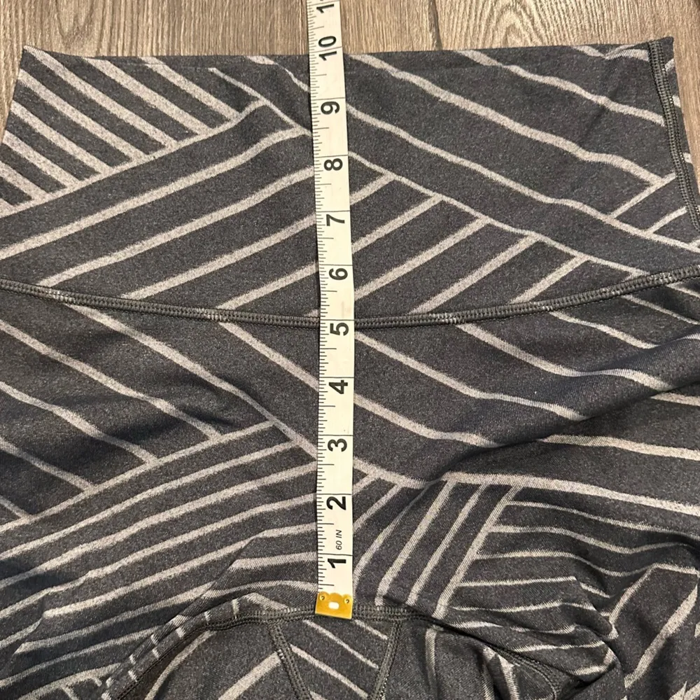 Lululemon High Times Pant 6 Luon Metallic Lumatrix Silver Geometric Stripes Yoga - Image 10