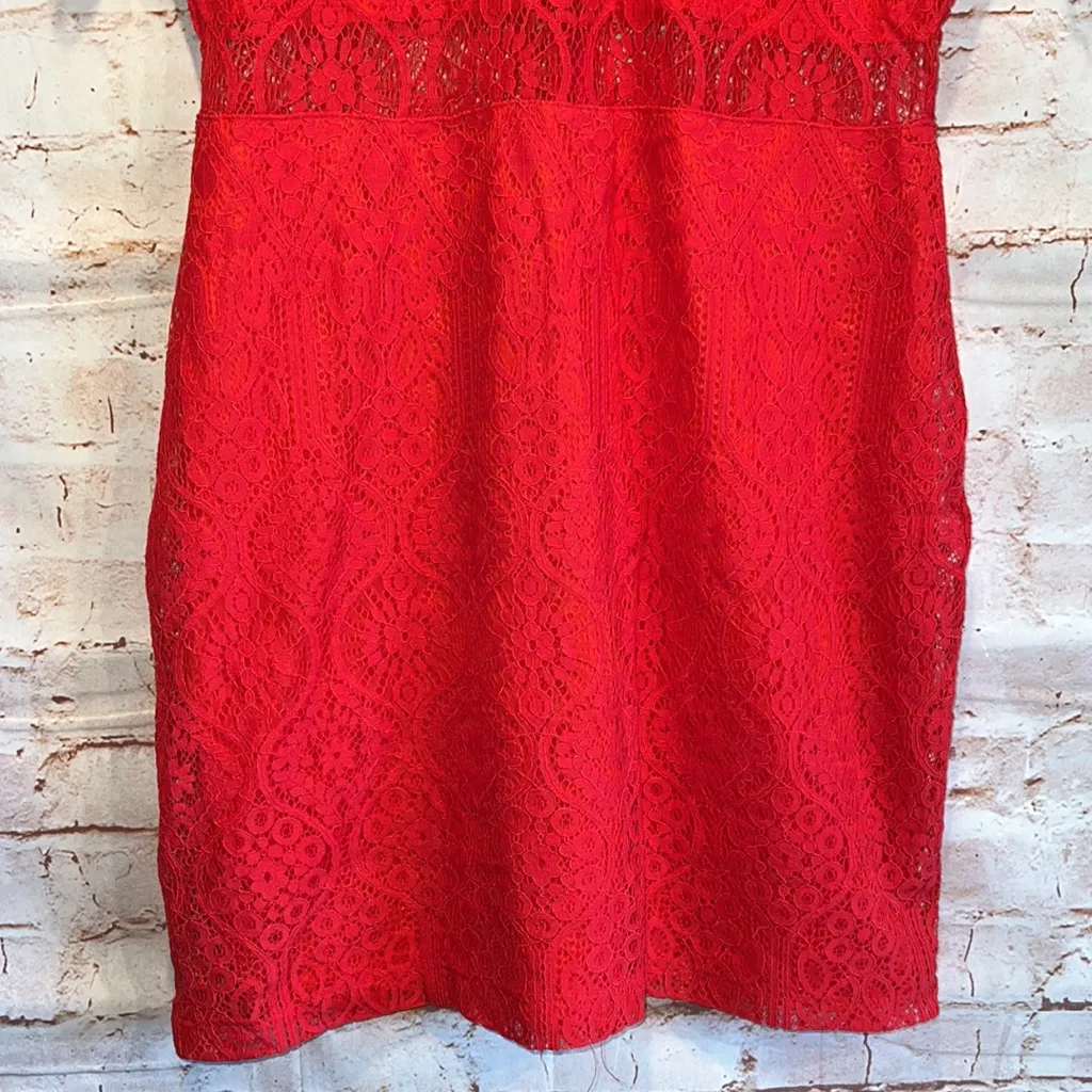 Lulu's short sleeve lace overlay dress XL mock neck eyelash lace back zipper RED - Image 4