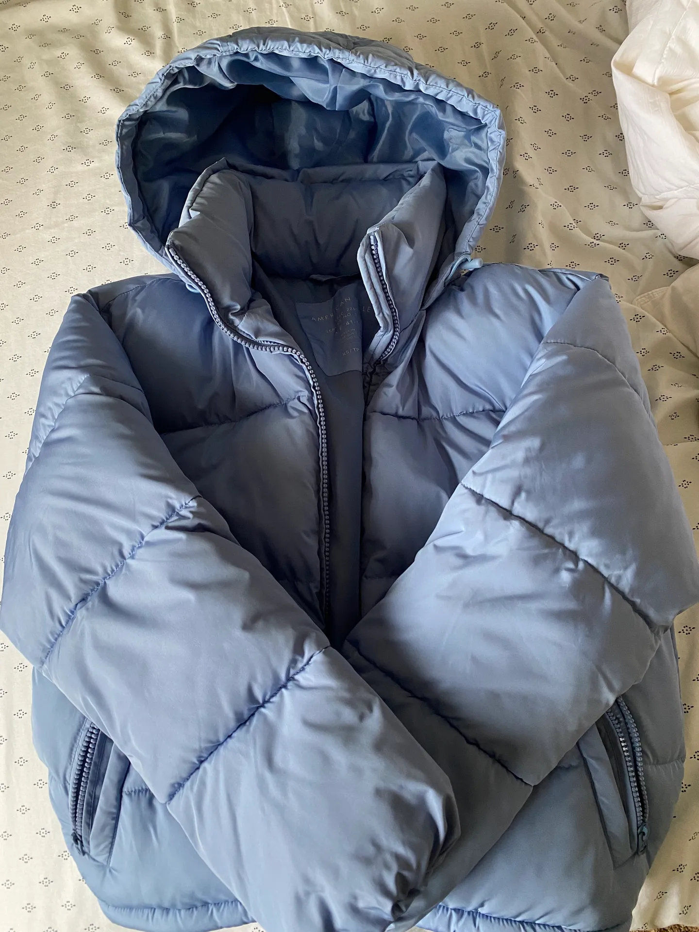 American Eagle Blue Cropped Puffer Jacket  - Image 3