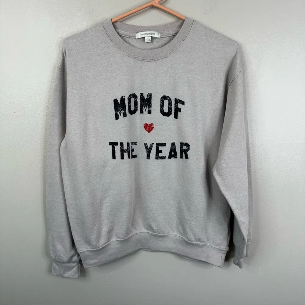 Favorite Daughter Mom Of The Year Graphic Sweatshirt Womens S Crewneck Pullover Tan - Image 2