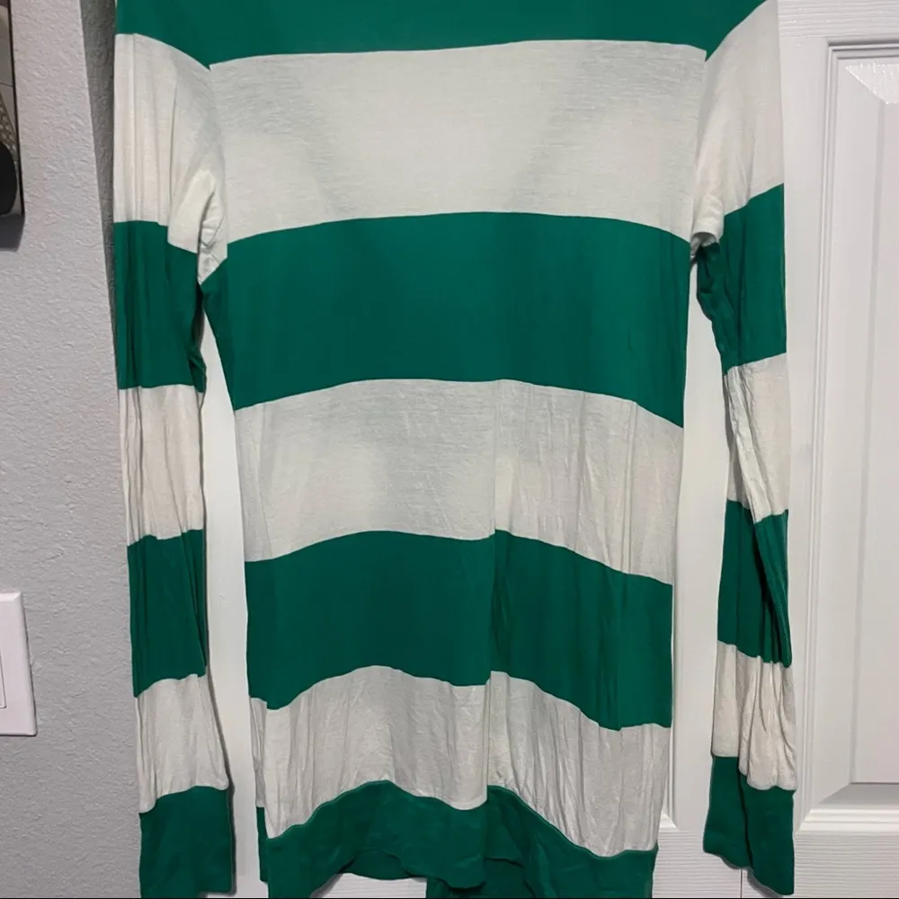 Alternative vintage design green and white cardigan size medium - Image 4