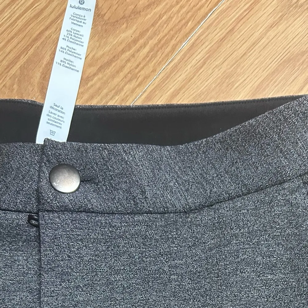 Lululemon Women’s 6  athletic button up pants grey - Image 5