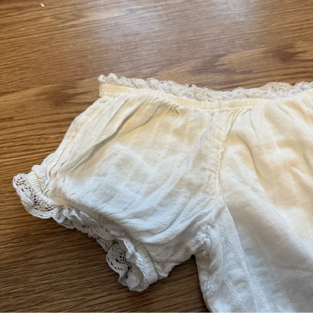 American Eagle Outfitters Off-Shoulder Cream Lace Crop Top Women’s Size M - Image 5