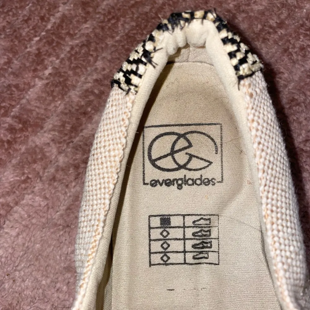 Everglades Beige and Black Patterned Shoes Size 6 - Image 6