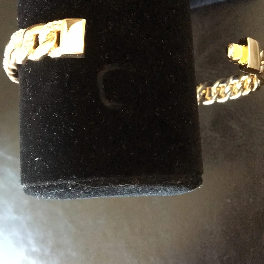 New Badgley Mischka Gold Link Bangle w Crystals - Image 2