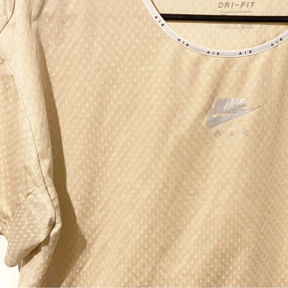 Nike Women's Medium Air Beige White Short Sleeve Running Crop Top CJ1870-287 - Image 2