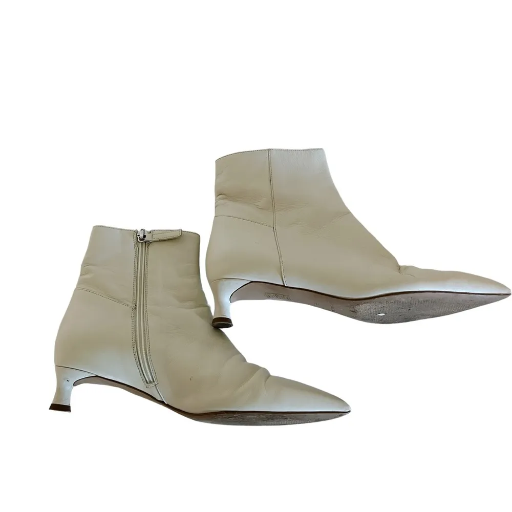 Everlane Leather Pointed Toe The Editor Boot in Bone - Image 96