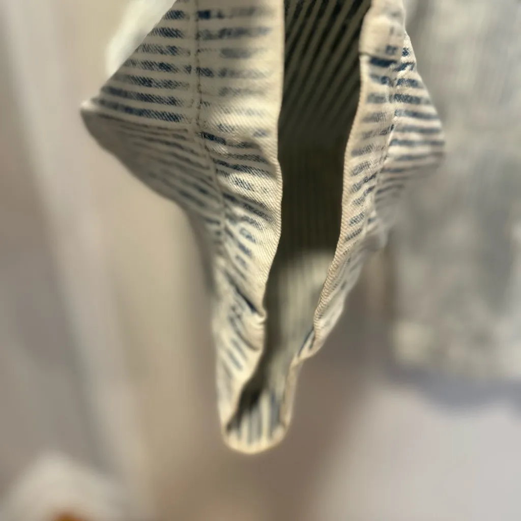 Wild Fable Sz: 0 Mid Rise Wide leg  Ultra Light Wash Pinstriped cargo Jeans. - Image 10