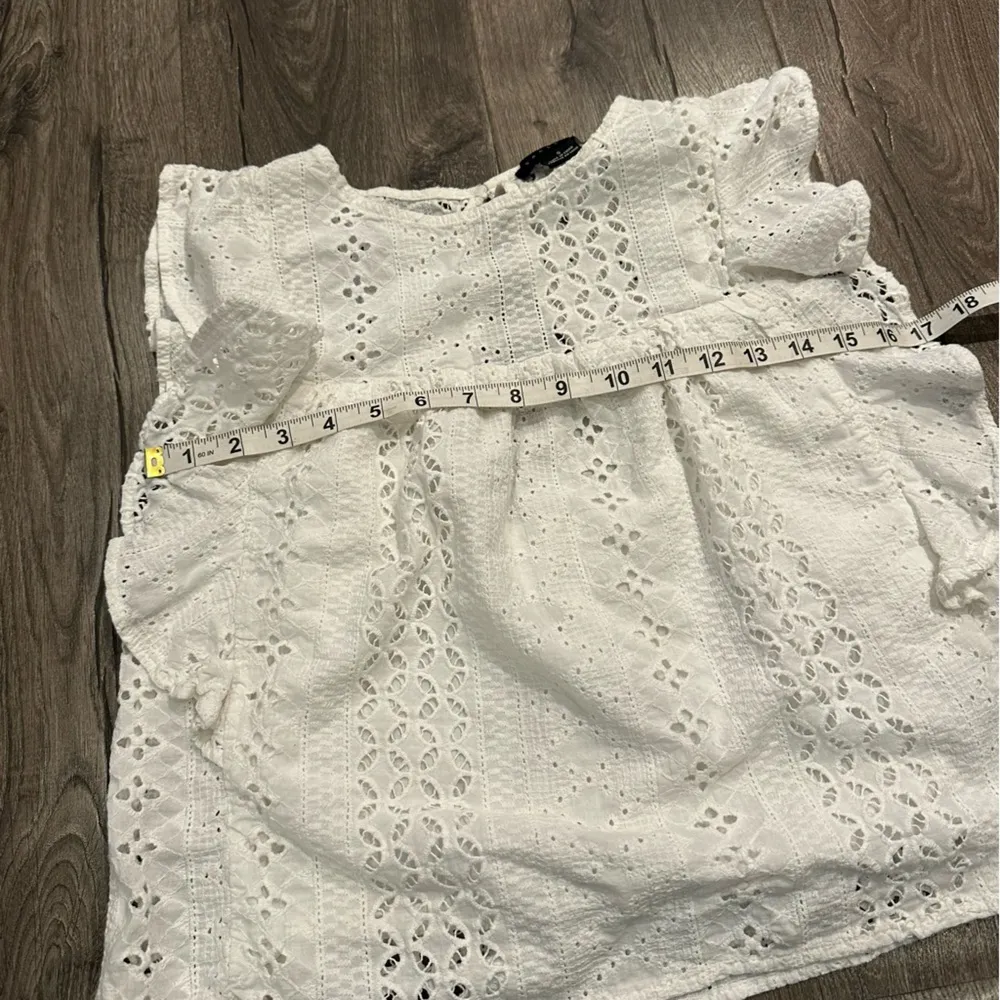 Sanctuary Eyelet Blouse Top S Women's White Lace Boho Trim Ruffle Dainty Cotton - Image 9