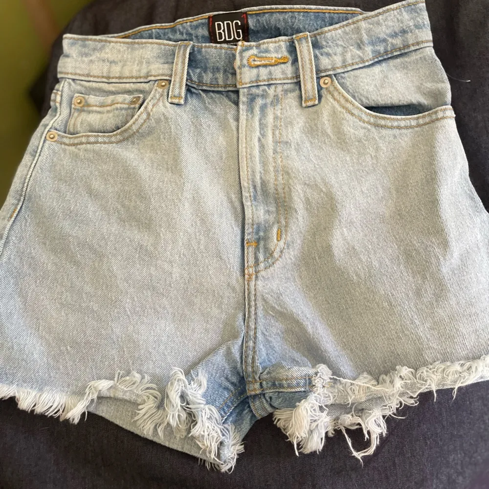 Urban Outfitters BDG Girlfriend High-Rise Jean Shorts Size 26 - Image 7