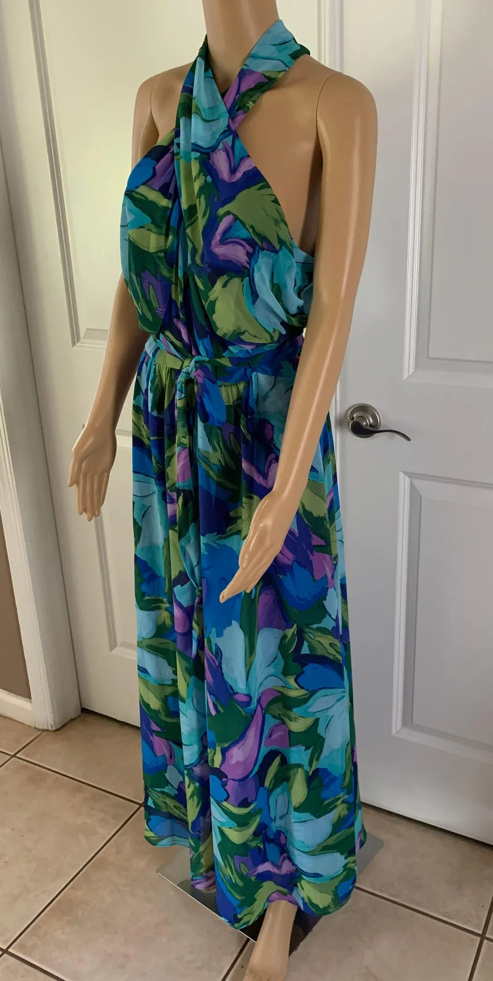 Aquamarine Criss Cross Halter Neck Maxi Dress - Image 8