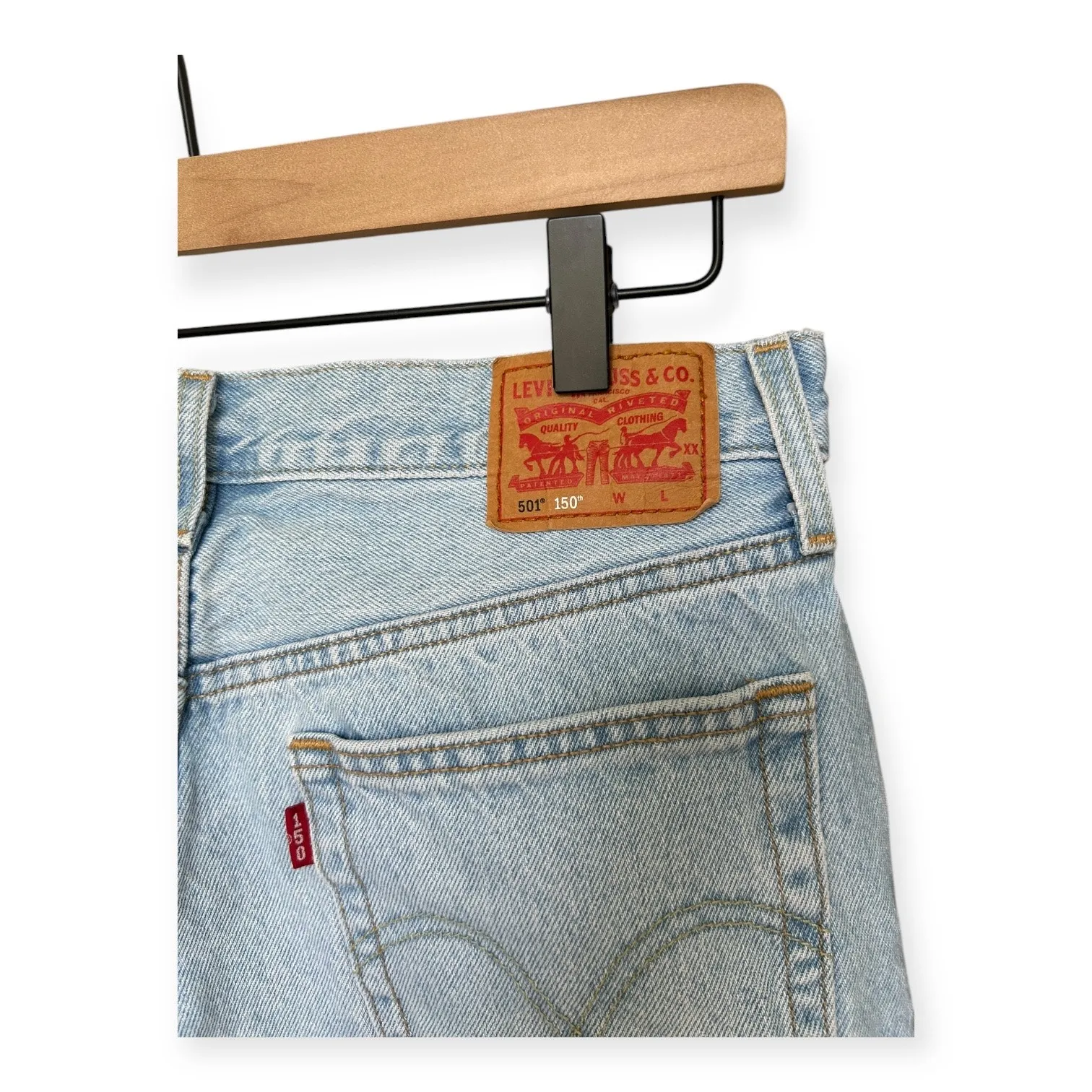 Levi Strauss & Co Women's 501 150th Anniversary Light Wash Floral Patch 29x30 - Image 6