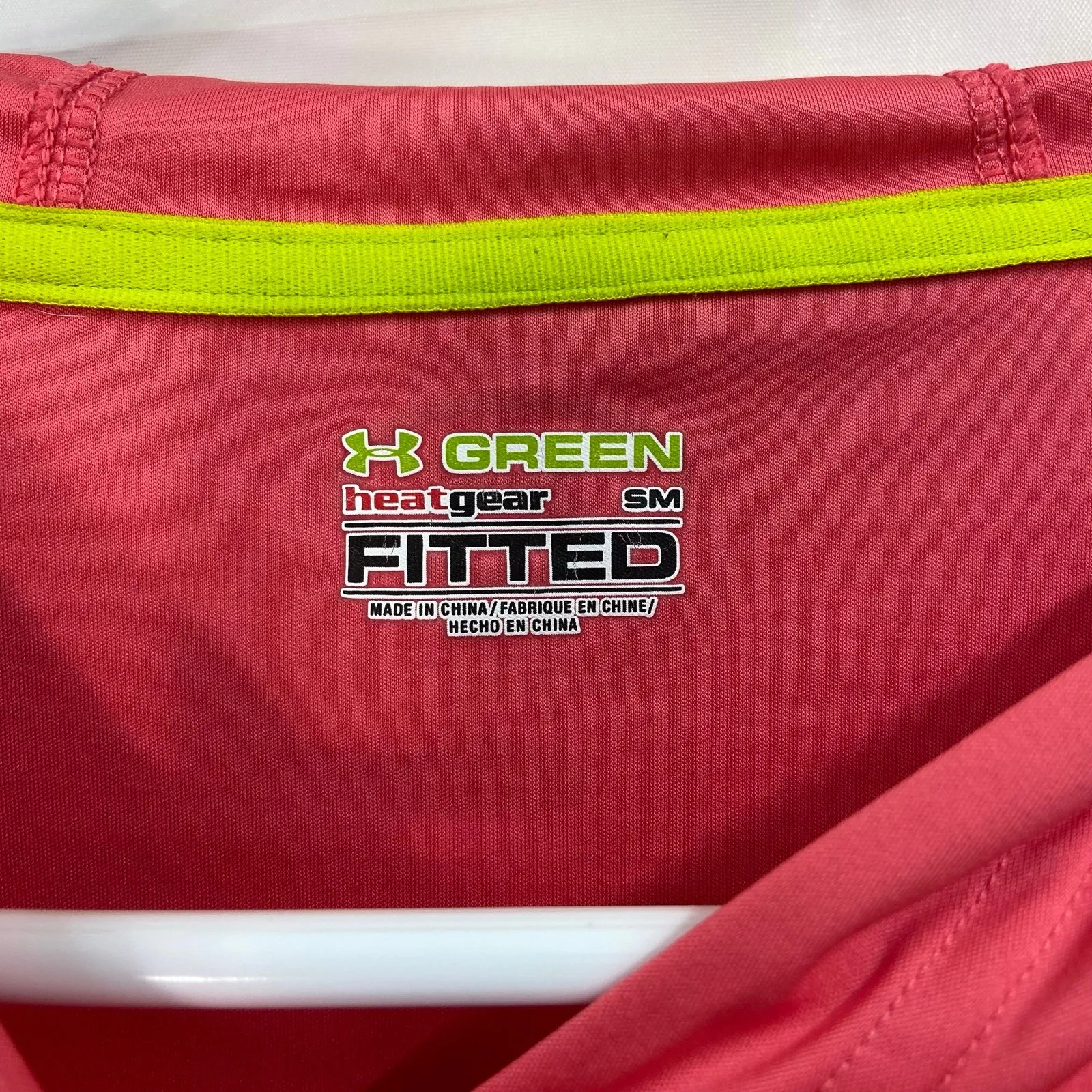 Under Armour women's coral pink‎ hooded heat gear stretch active shirt fitted S - Image 4