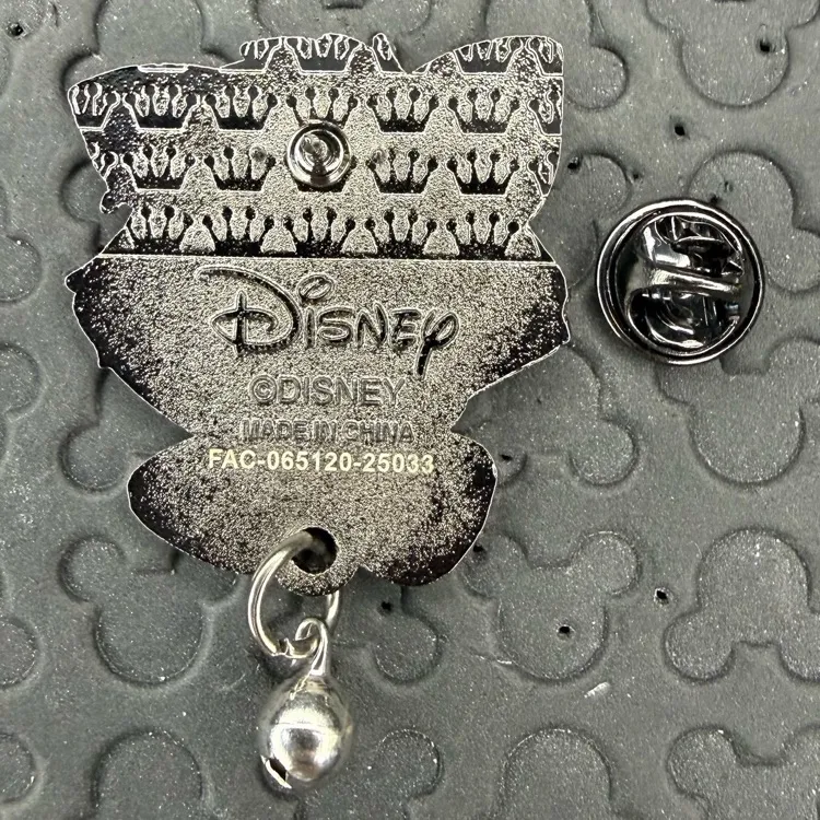 Disney Loungefly aristocats Toulouse Cats with Bells Gamestop Exclusive pin - Image 2