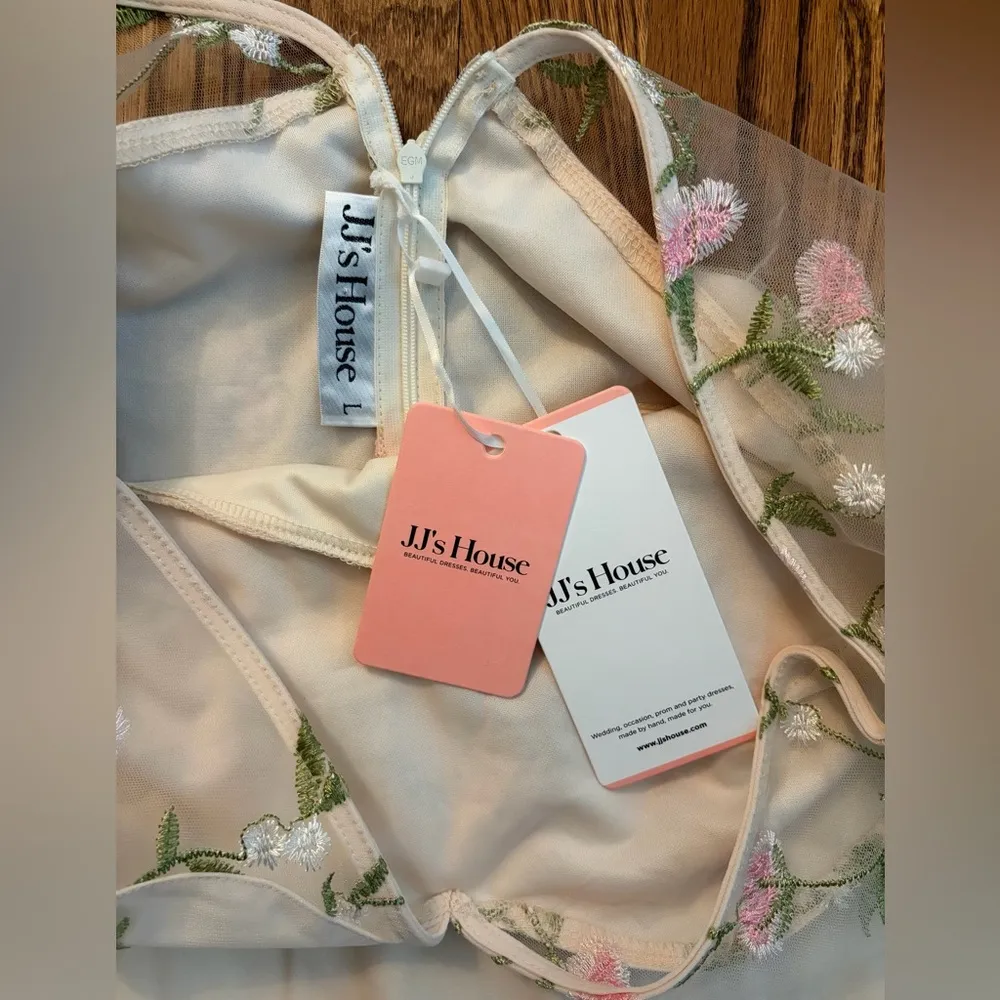 NWT JJ’s House Embroidered V-Neck Elegant Sheath/Column Cream Midi Dress - L - Image 5