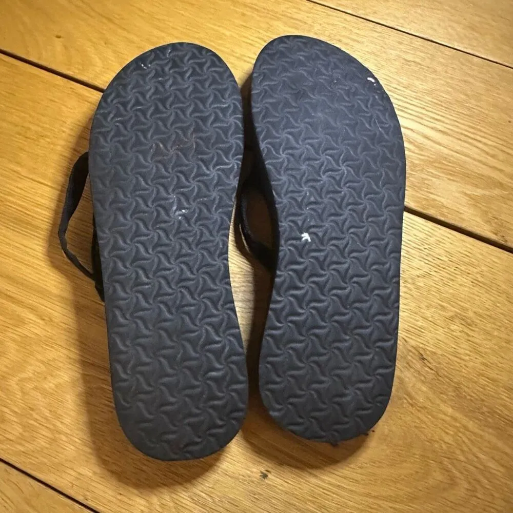 Teva Olowaho black sandals 10 - Image 3