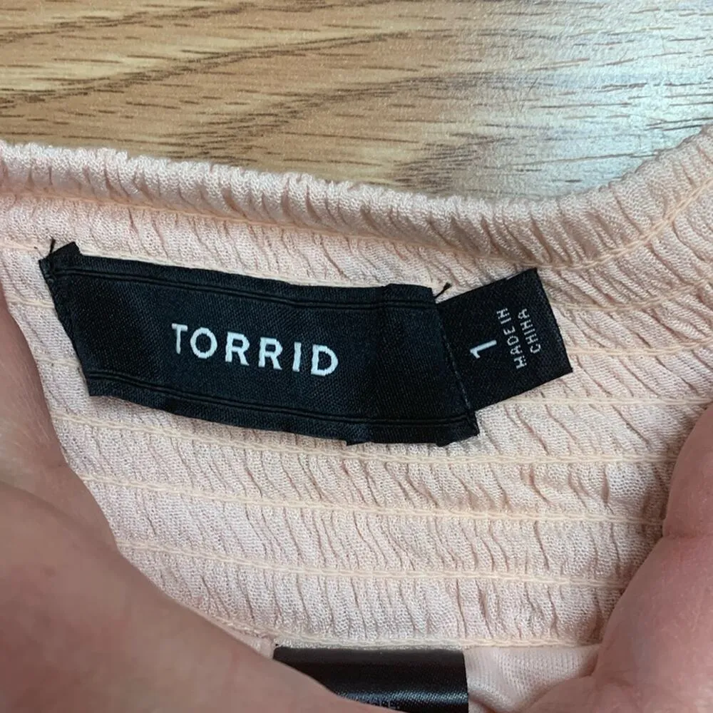 Torrid size 1 pink shorts rayon chiffon lined lightweight casual pull on peach - Image 2