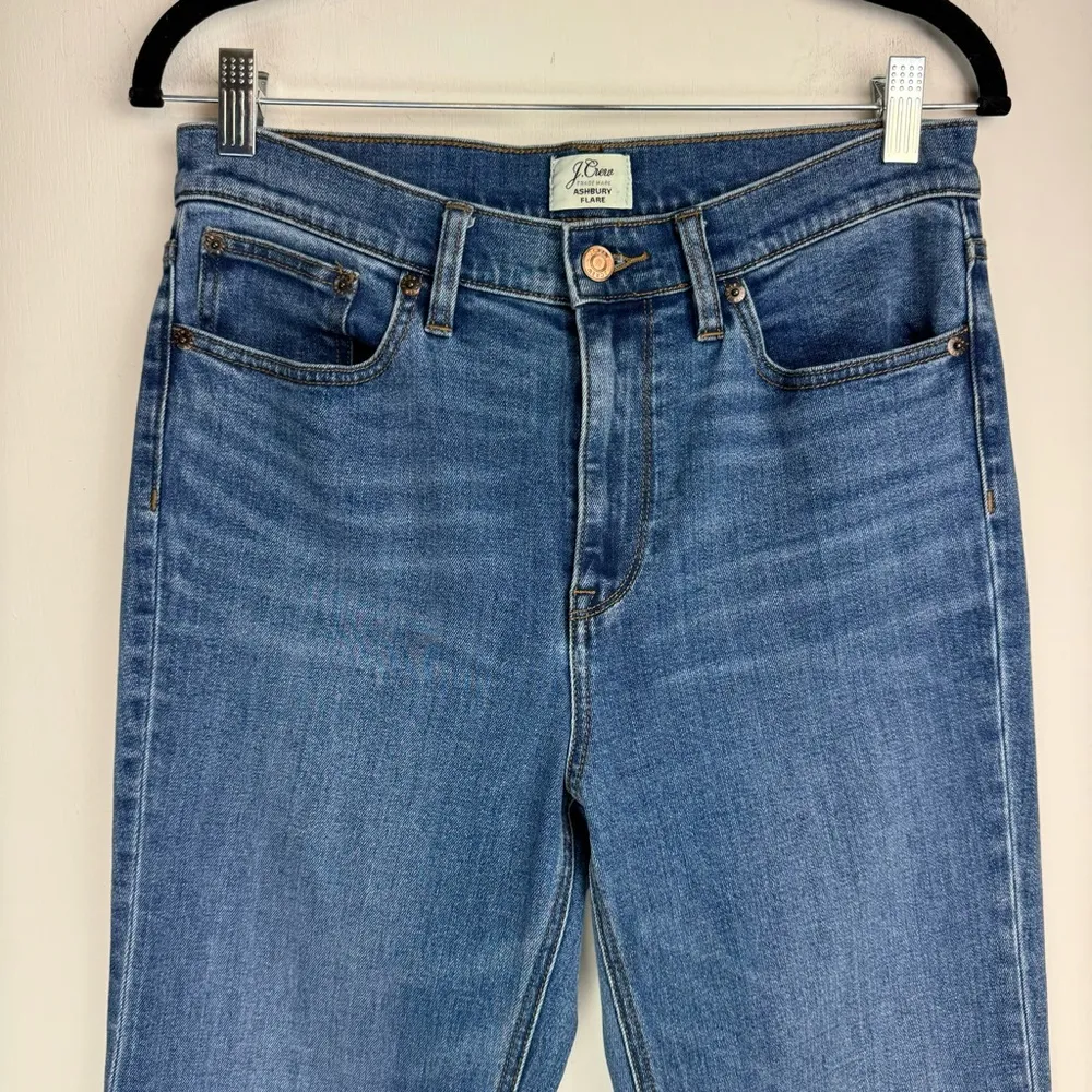 J. Crew Ashbury Flare Sz 29 High Rise Medium Wash Stretch Raw Hem - Image 4