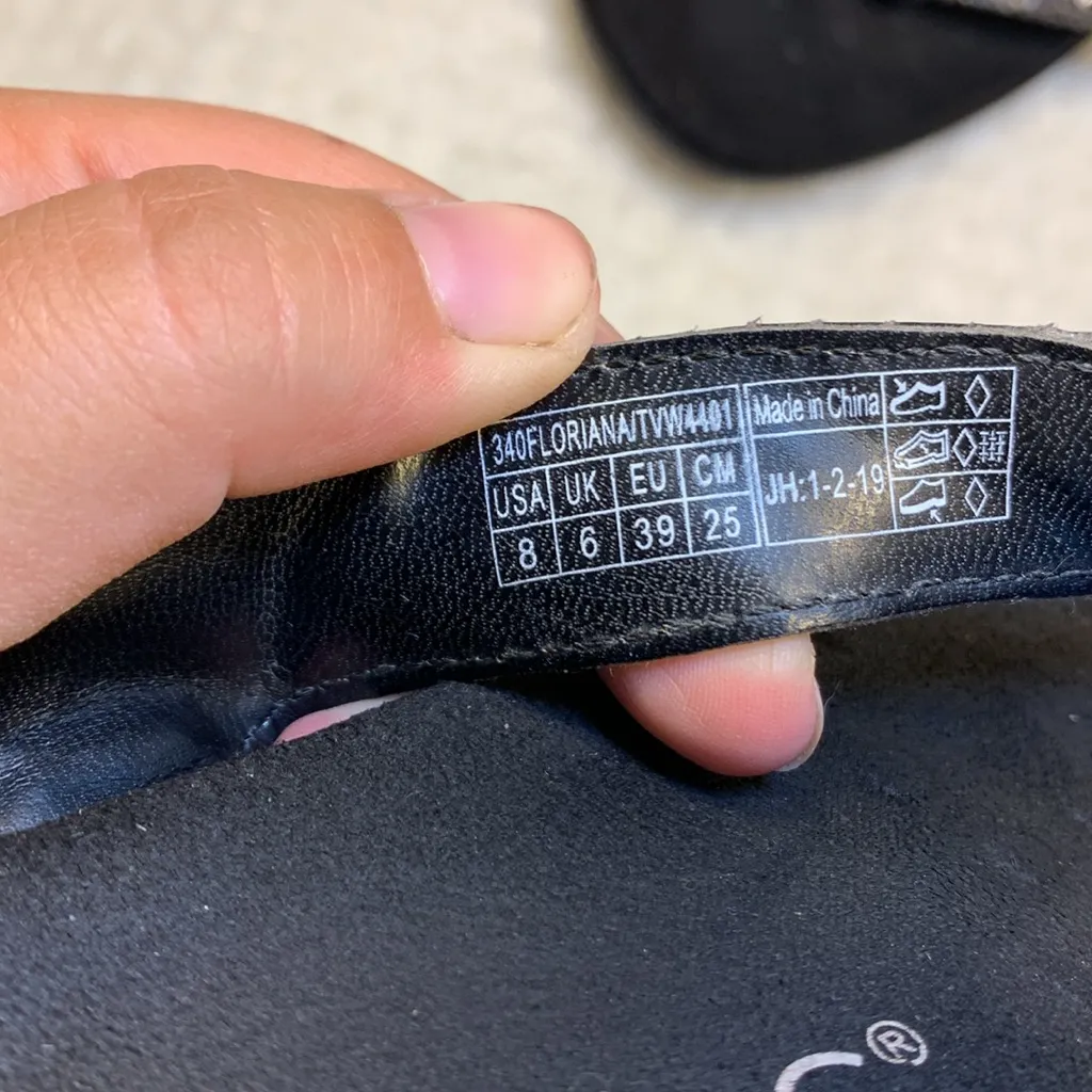 Vionic Dawn womens flip flop sz 8 snake print slate black studded thong sandal - Image 6