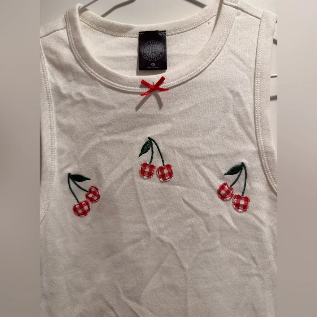 Pacsun Cherry‎ Embroidered White Tank Crop Top Size XS - Image 3
