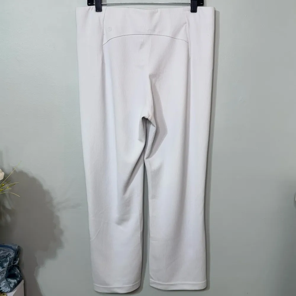 Lululemon Ribbed Softstreme Zip Leg High Rise Crop Pant Light Vapor 12 NWT - Image 6