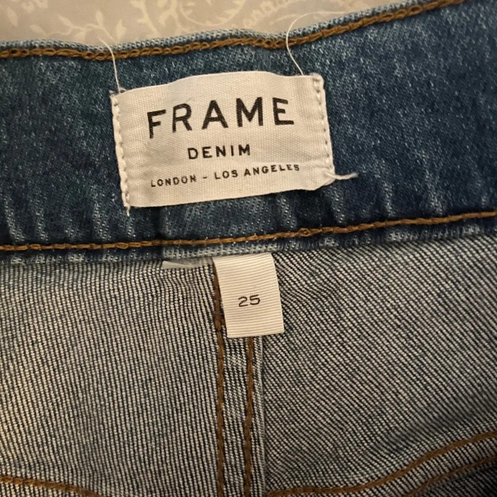 Frame Le Straight in Thistle - Image 10