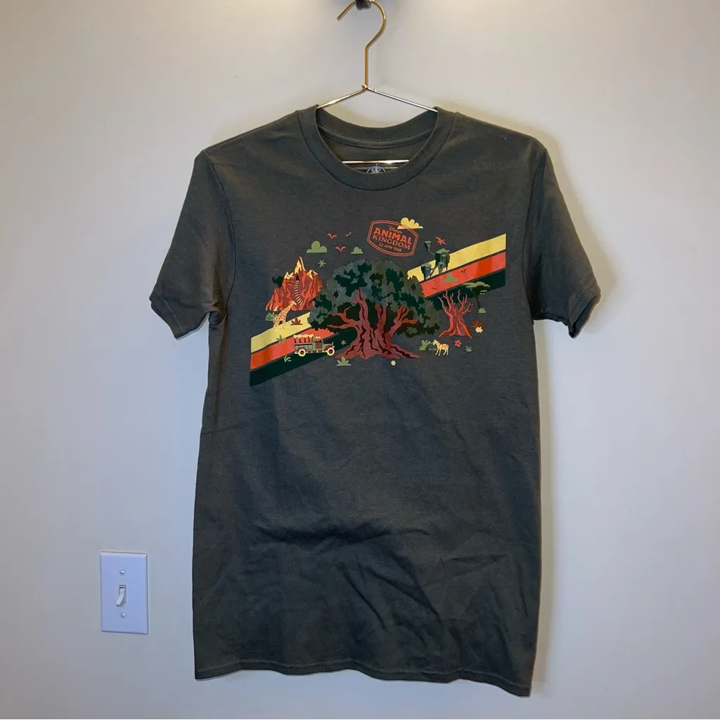 Disney Animal Kingdom Graphic T-Shirt Tree of Life Safari Tee Size Small - Image 5